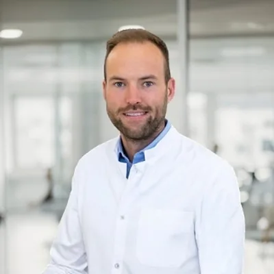 Dr. Chris Sauer